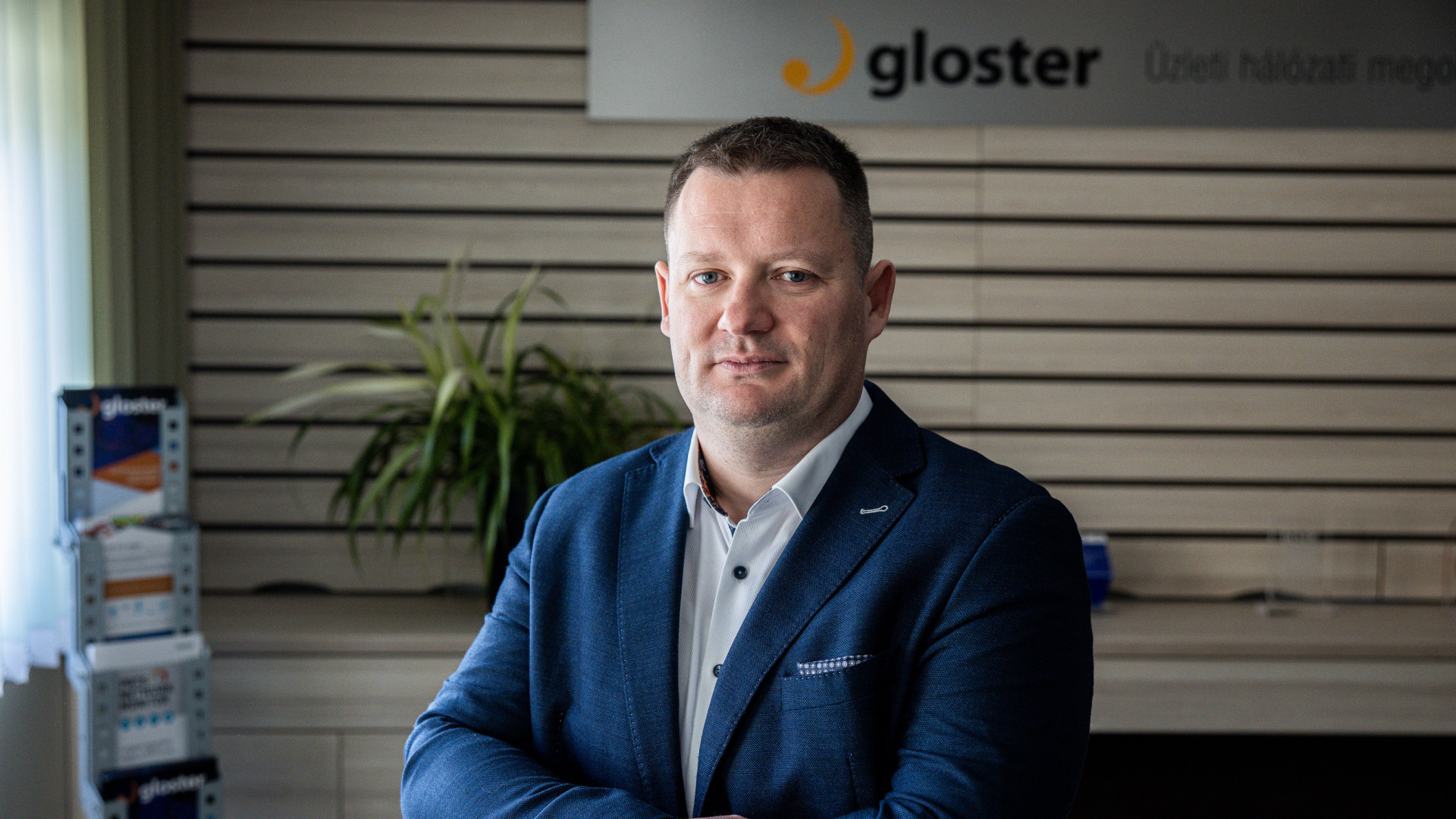 Gloster wins big order from BMW
